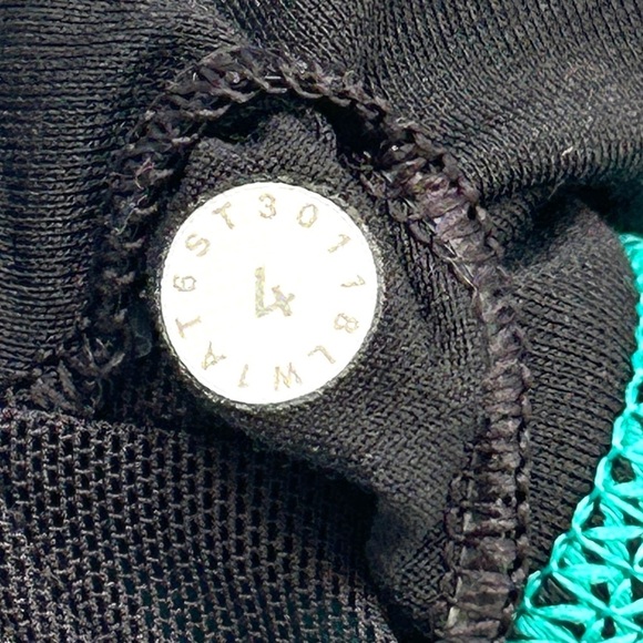 Lululemon Free To Be Serene Tank (2 In 1) Med. Support For C/D Cup Green, Size 4 - Picture 13 of 14